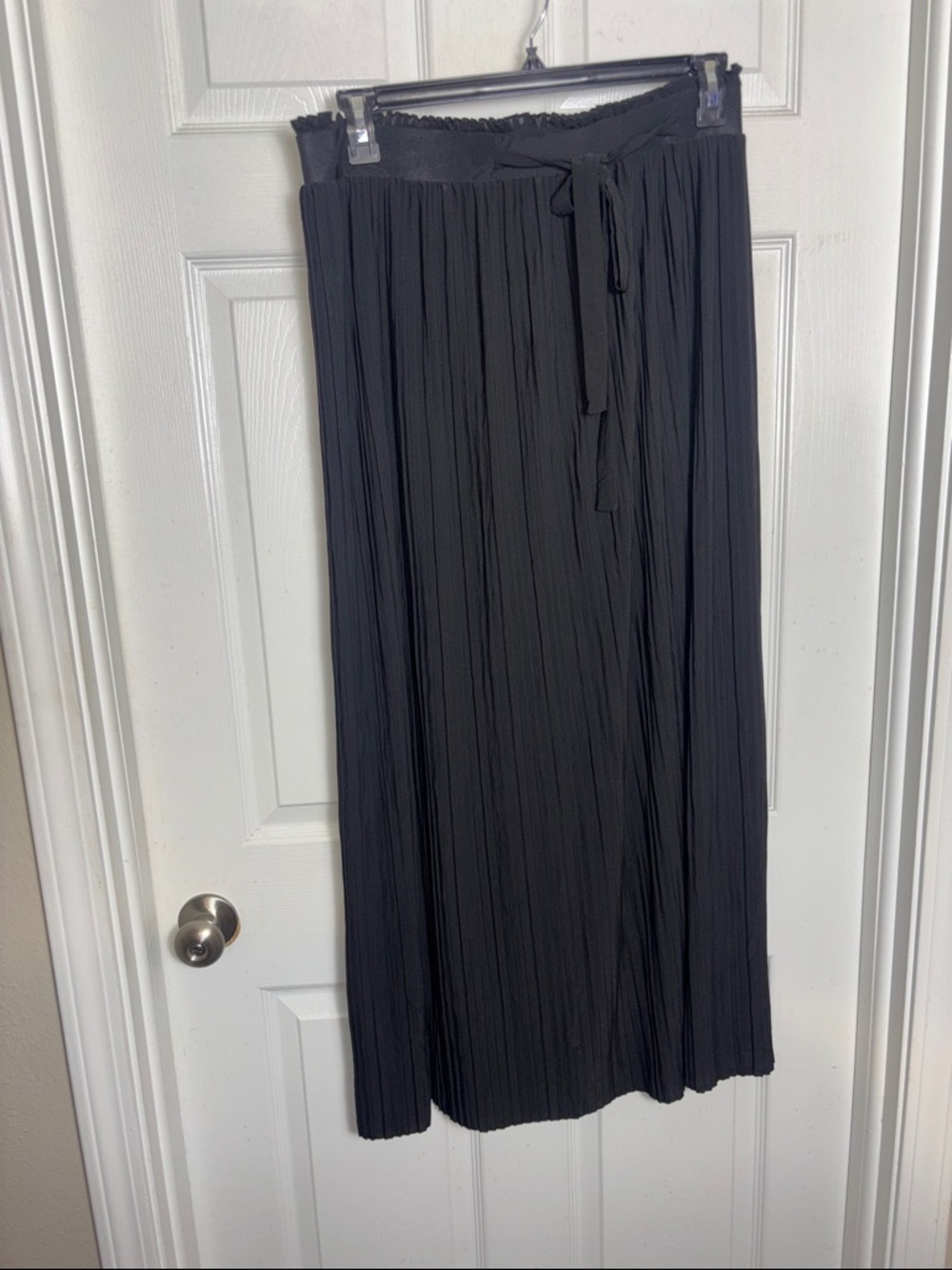 Soho Apparel Black Pleated Midi Skirt – Elastic Waist, Flowy Fit (NWT)